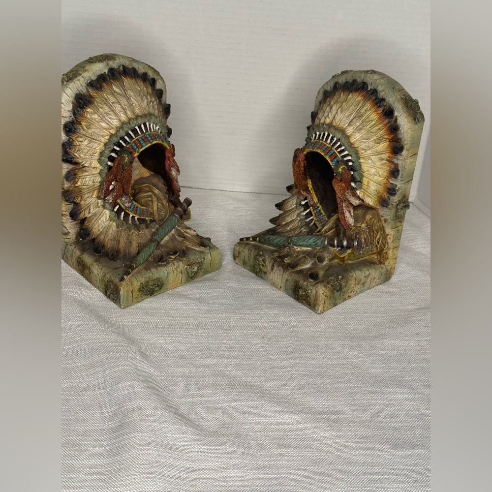 Bookends Native American7 1/2 "Indian Feather Resin Western,1 Set of 2